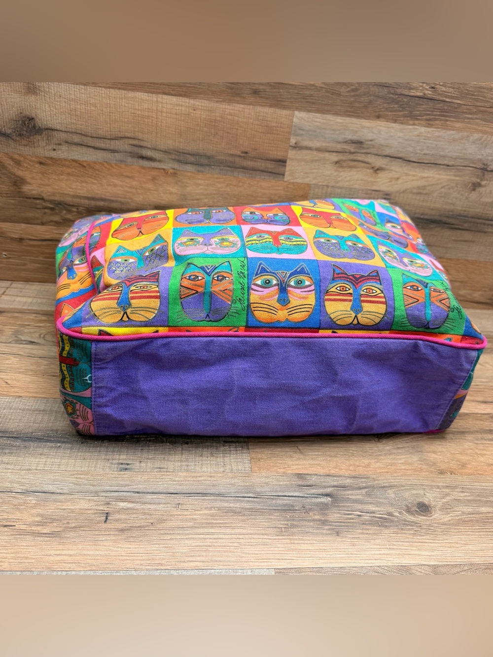 Laurel Burch CAT FACES Handbag
Colorful Cat Print Tote Bag with Pink Straps - Picture 9 of 10